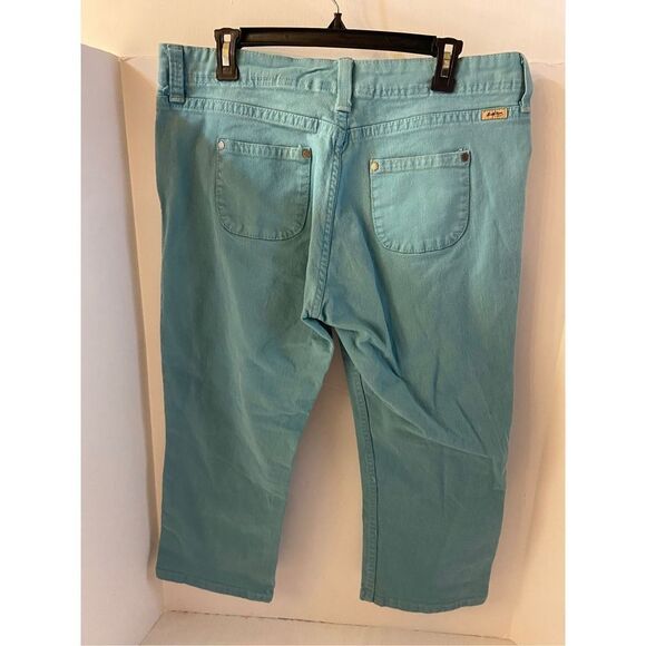 Levi’s stretch Capri denim jean  missy size 14 turquoise - Picture 1 of 6